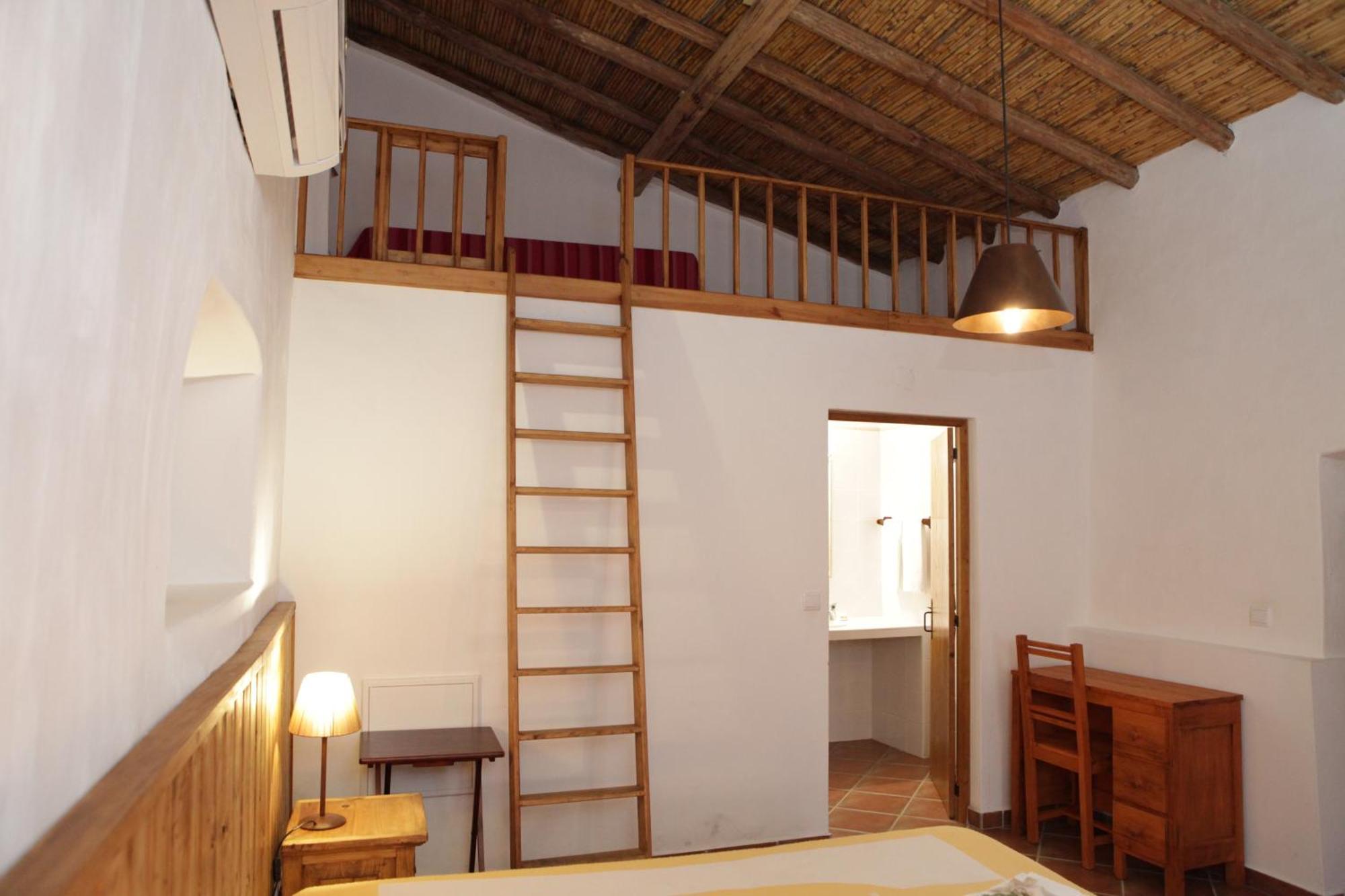 בית הארחה קסטרו מארים 	Casas Do Palheiro Velho מראה חיצוני תמונה